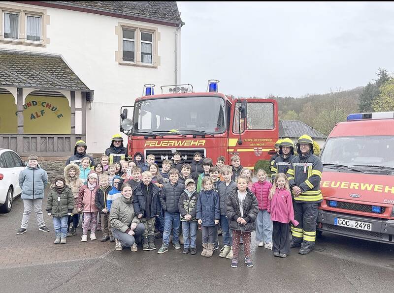 feuerwehreinsatz-in-der-grundschule-alf-st-aldegund-s206363